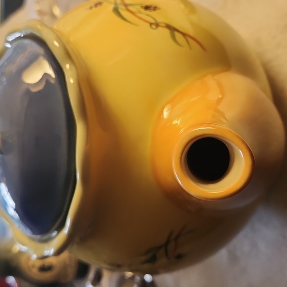 Pfaltzgraff Pistoulet 8 Cup Handpainted Blue &Yellow Stoneware Teapot w/ Lid - Picture 8 of 9